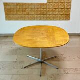 Dining table with 6-star base by Arne Jacobsen for Fritz Hansen