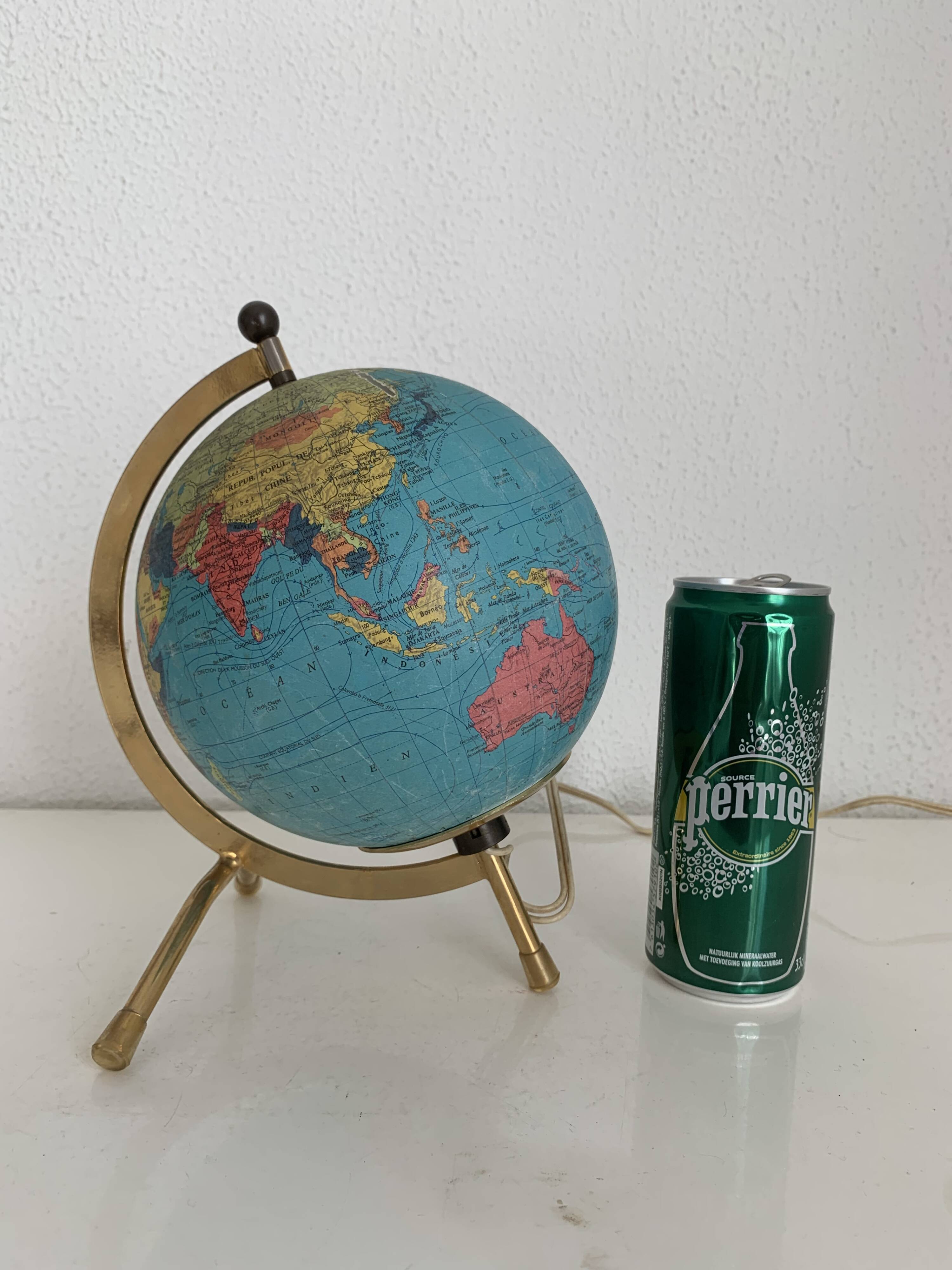 Vintage 1970s Taride tripod globe with gilded glass world map - 23 cm