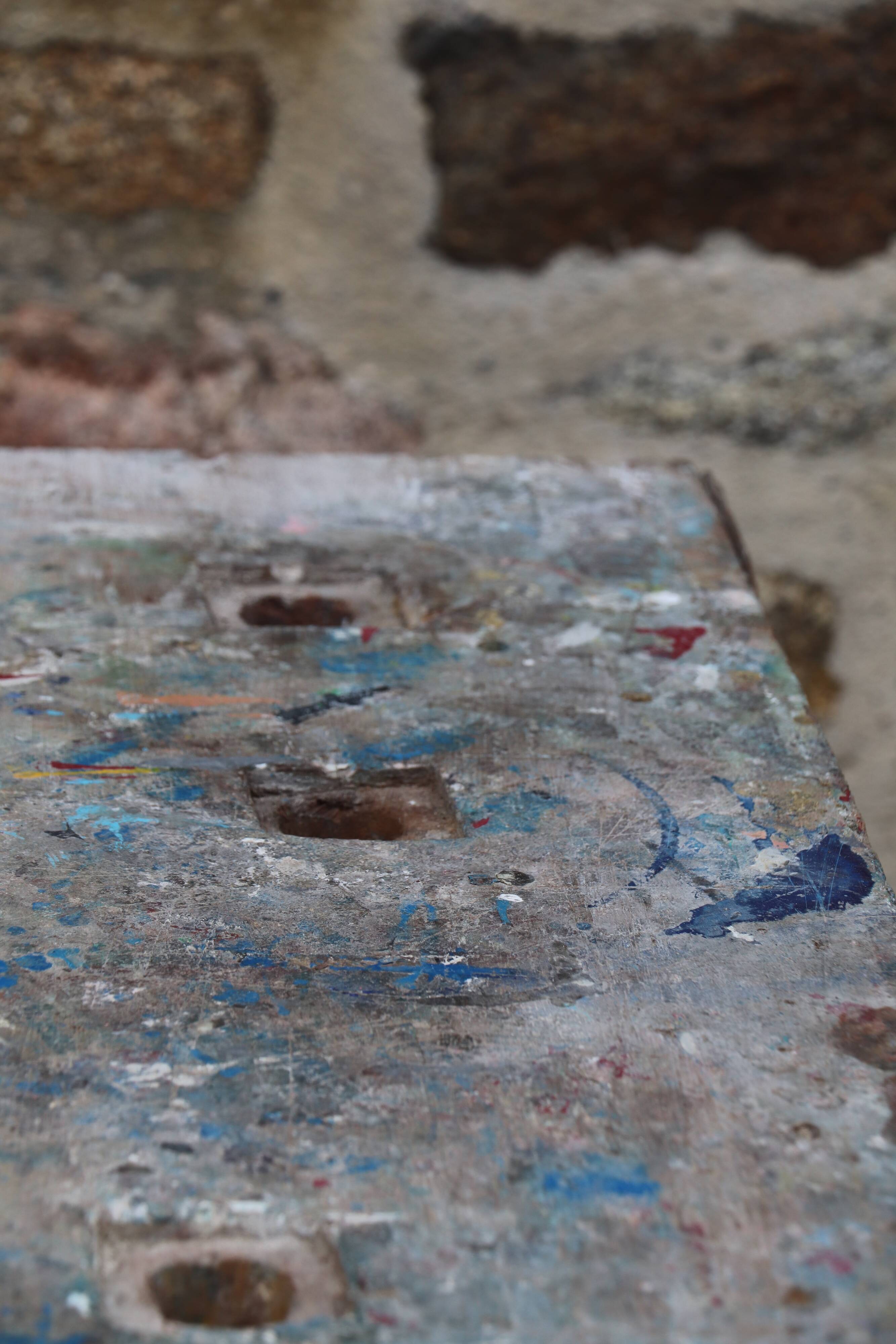 Sculptor table - craft furniture