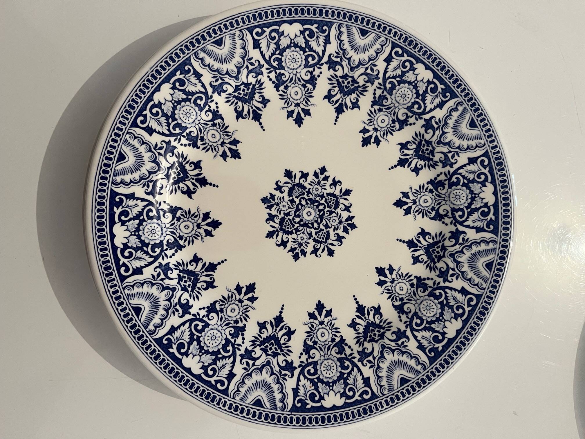 4 lovely dessert plates in porcelain from Gien.