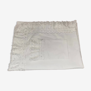 White lace sheet and pillowcase for cot