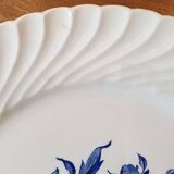 3 assiettes plates  KG Lunéville à fleurs bleues