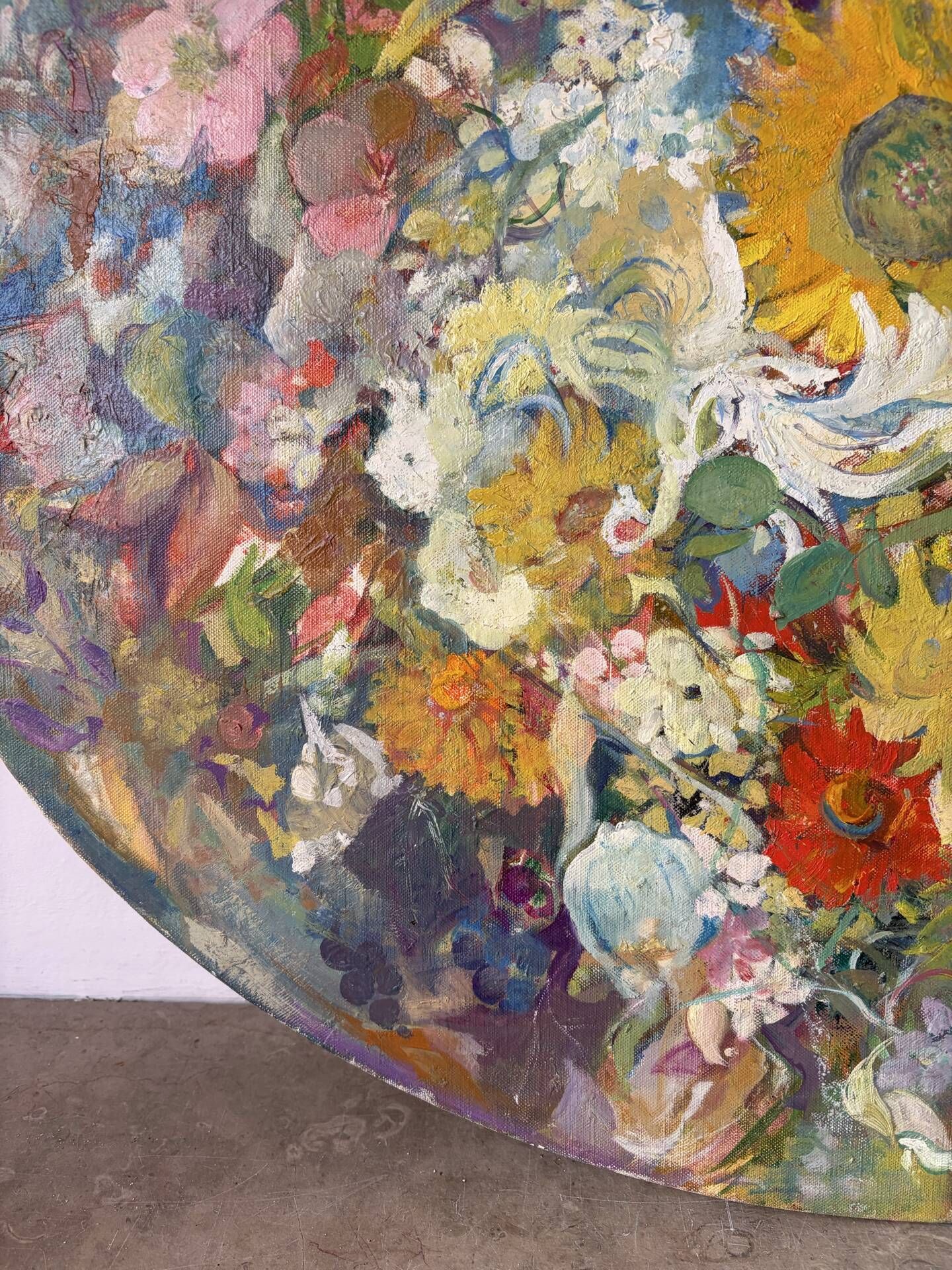 Huile sur toile ovale « Fleurs »