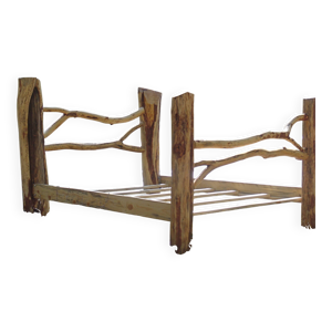 Handcrafted log pine - lit