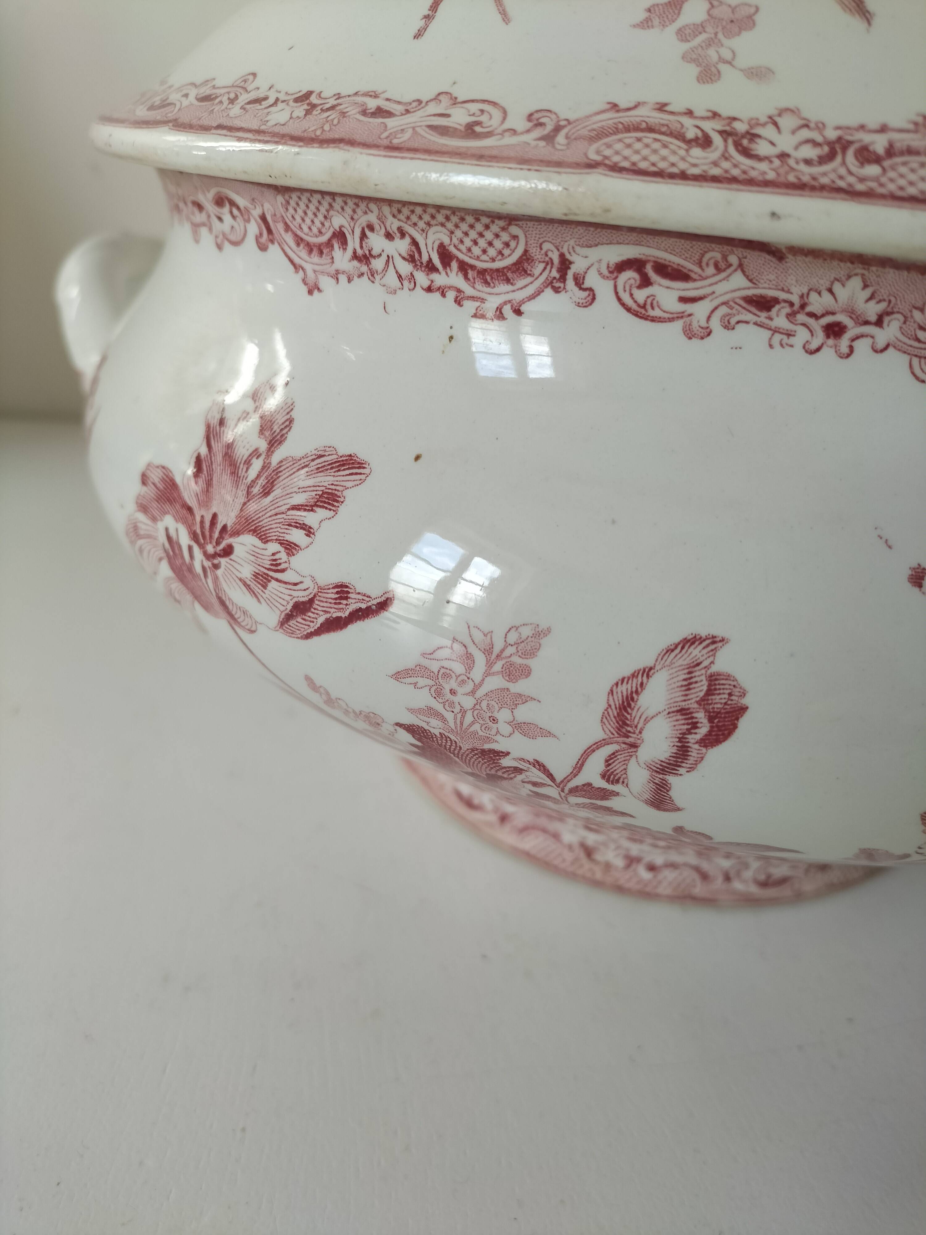 Ironstone soup tureen Sarreguemines Fontanges model (circa 1880–1900),