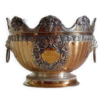 Small rococo cup / empty pocket in old decorated metal