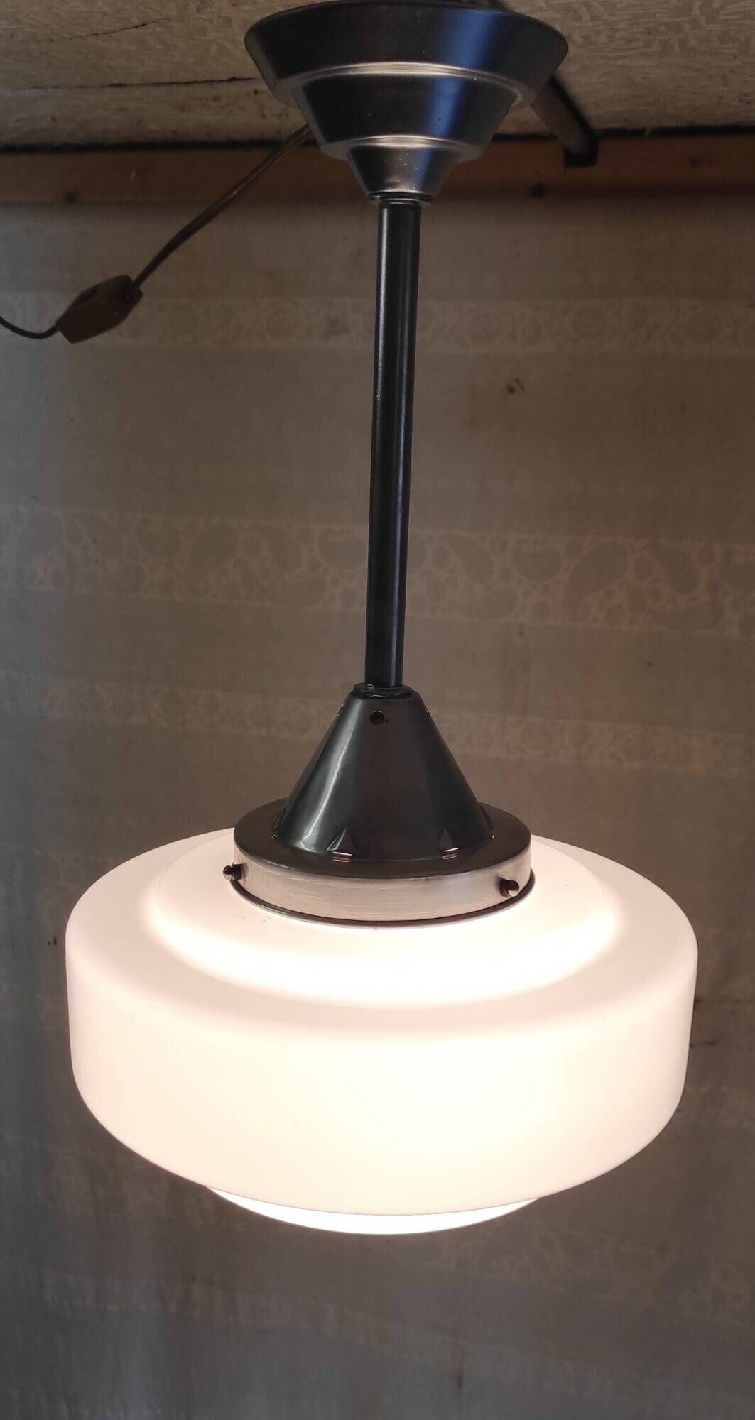 Suspension style Bauhaus globe opaline XL - années 30/40