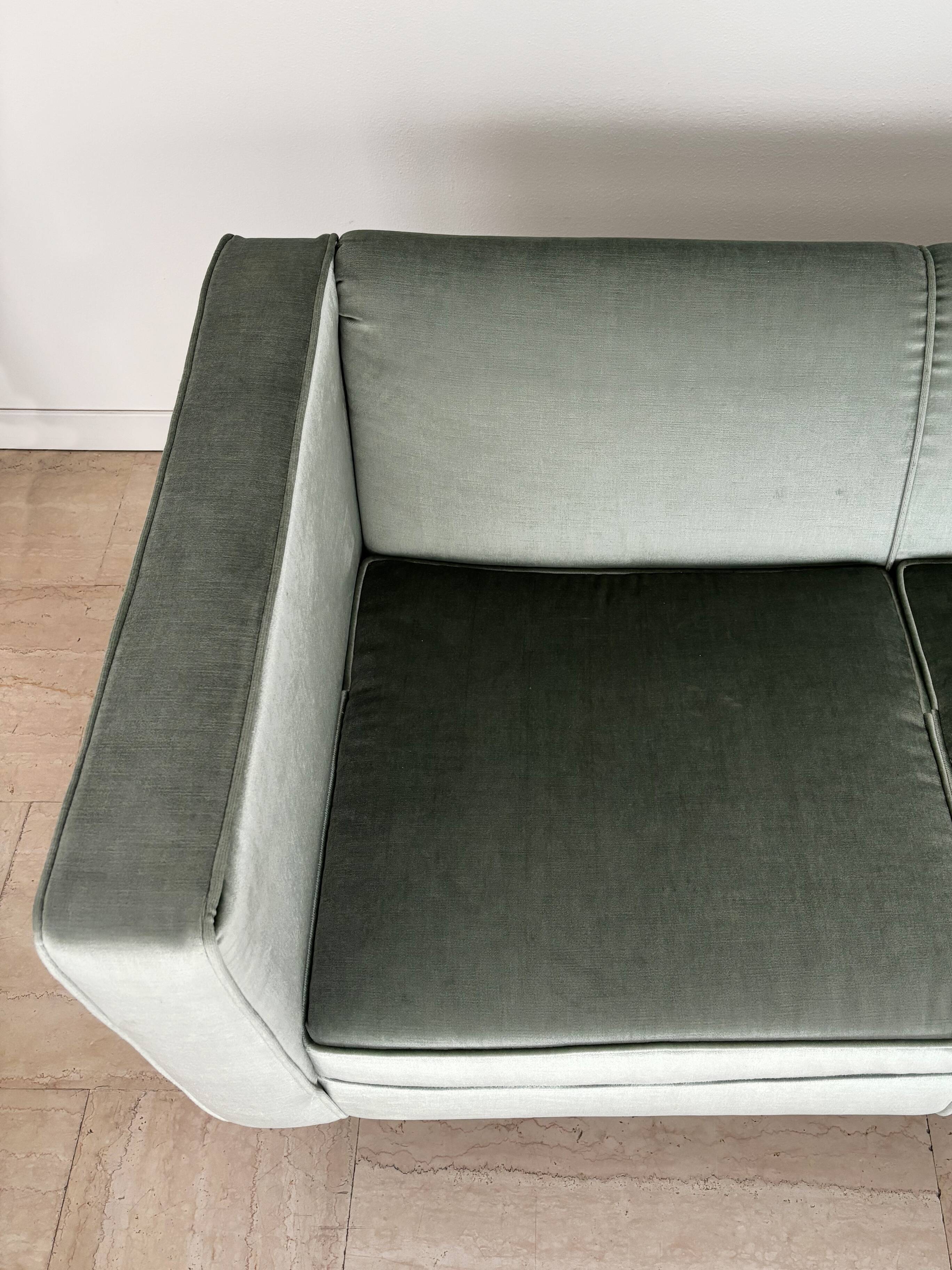 Canapé 2 places en velours Franco Albini pour Poggi, modèle DV33, Italie, années 1960.