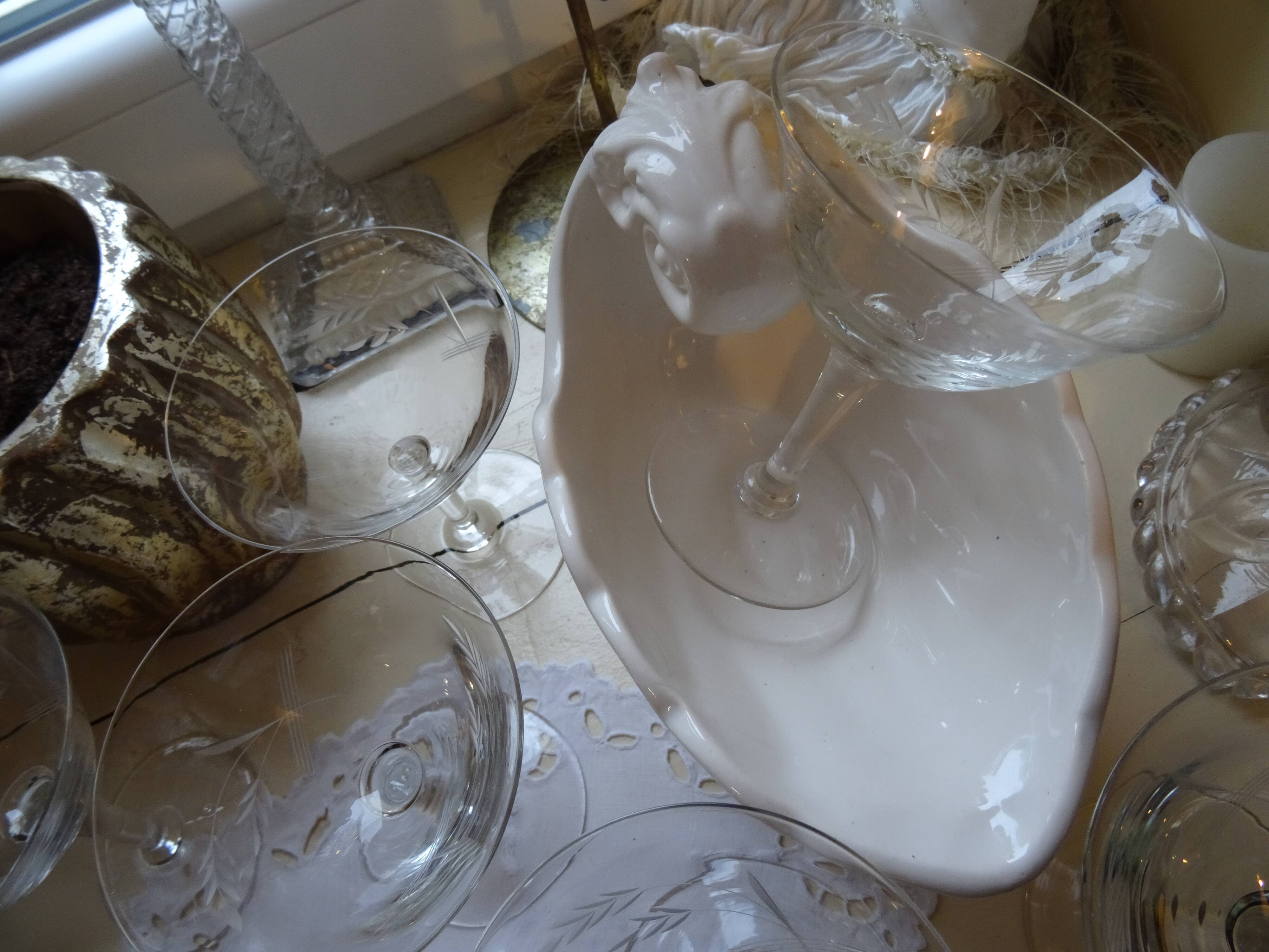 Set of 10 crystal champagne cups