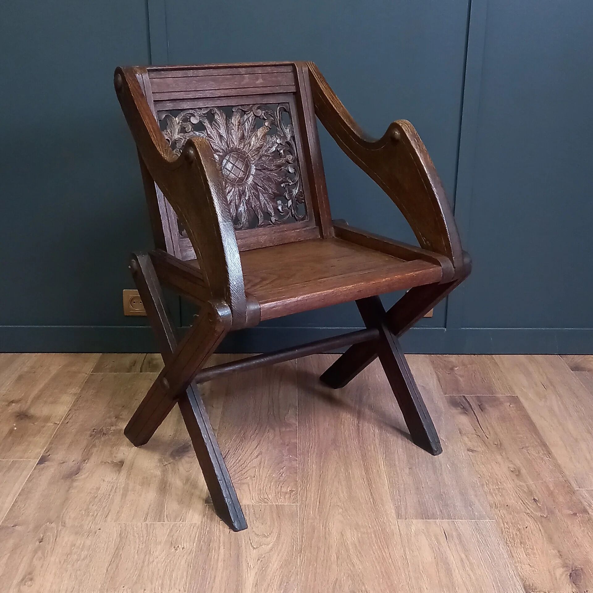 Antique Glastonbury priest chair