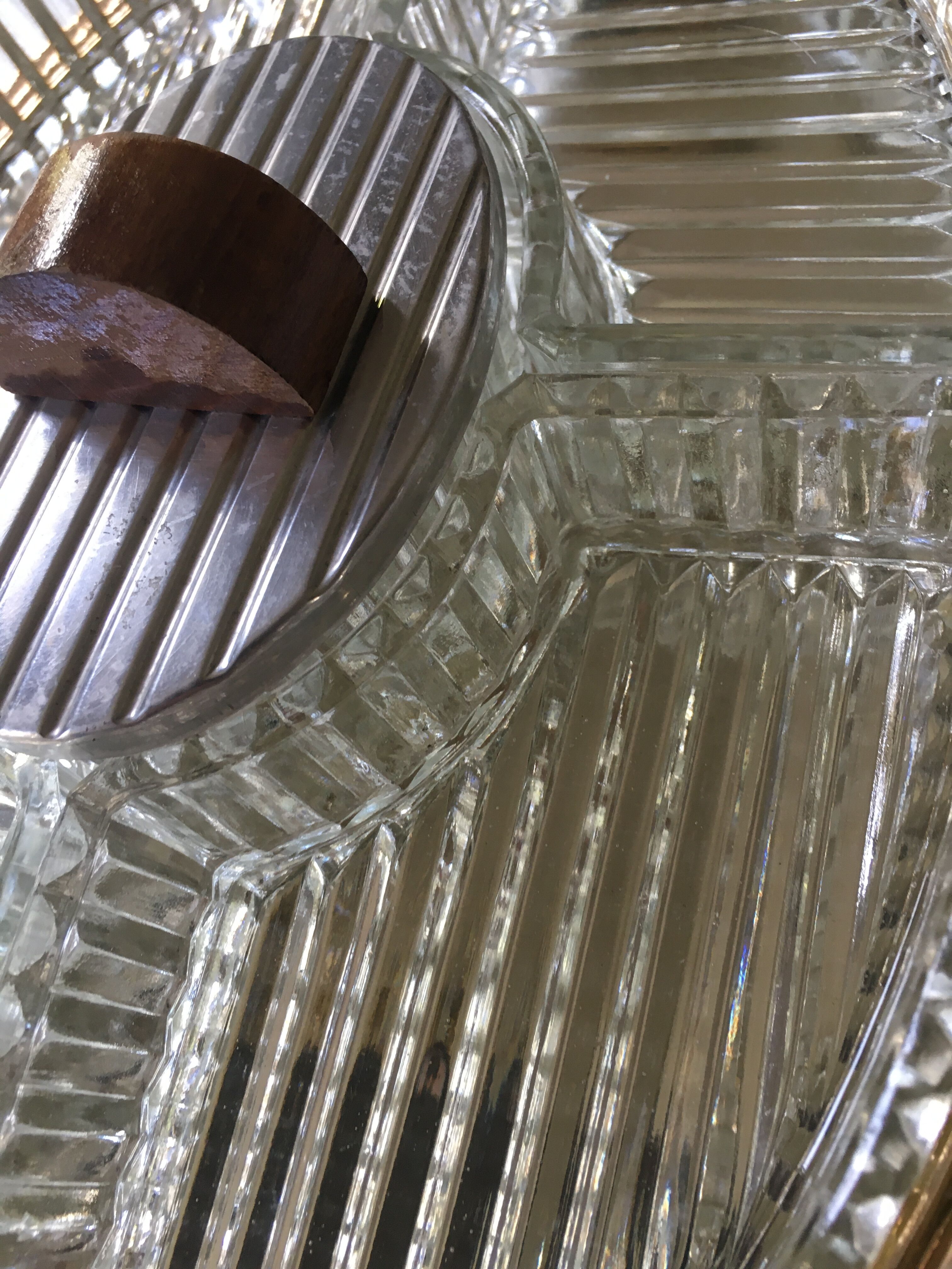 Servant tray, art deco center