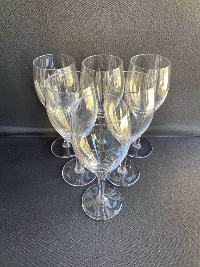 Red wine glasses