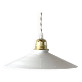 Opaline suspension
