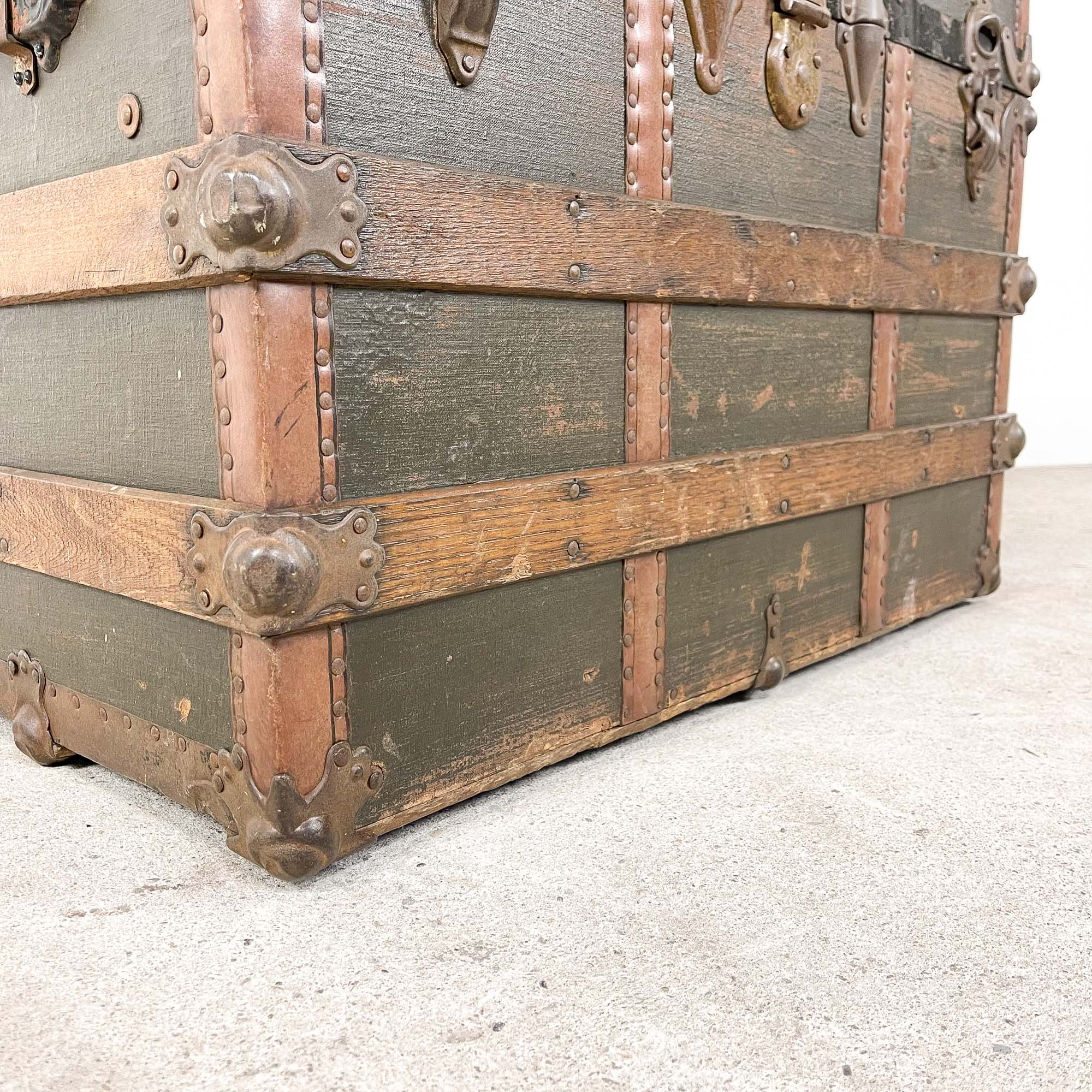 Antique american trunk chest 1900s