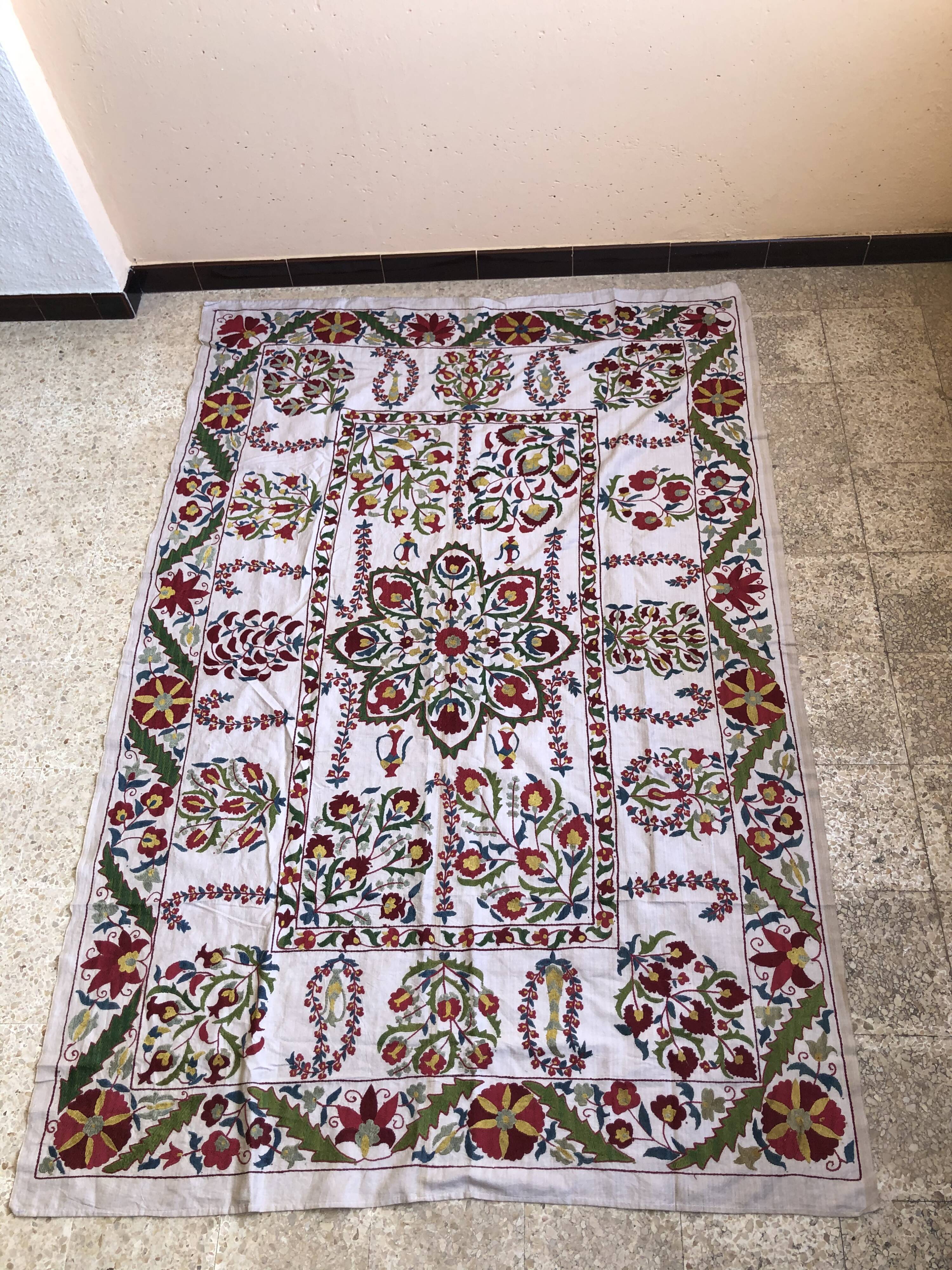 Suzani silk carpet 115x173cm