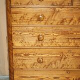 Large Victorian chest of drawers in solid pine from around 1880.