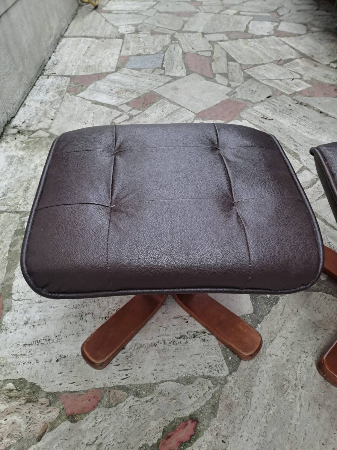 Set of 80s footrests in wooden skai