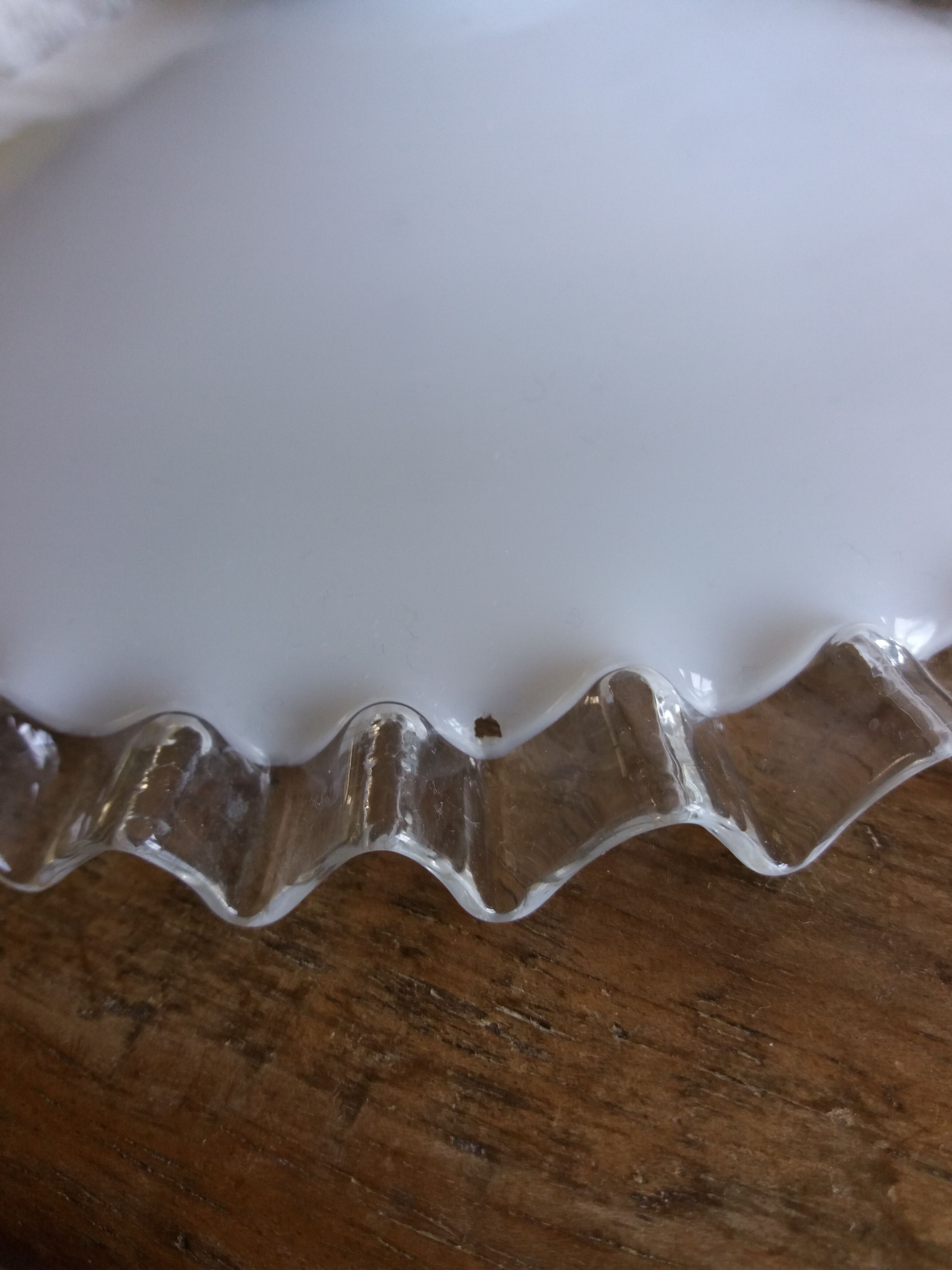 White opaline daylight and transparent wavy edge