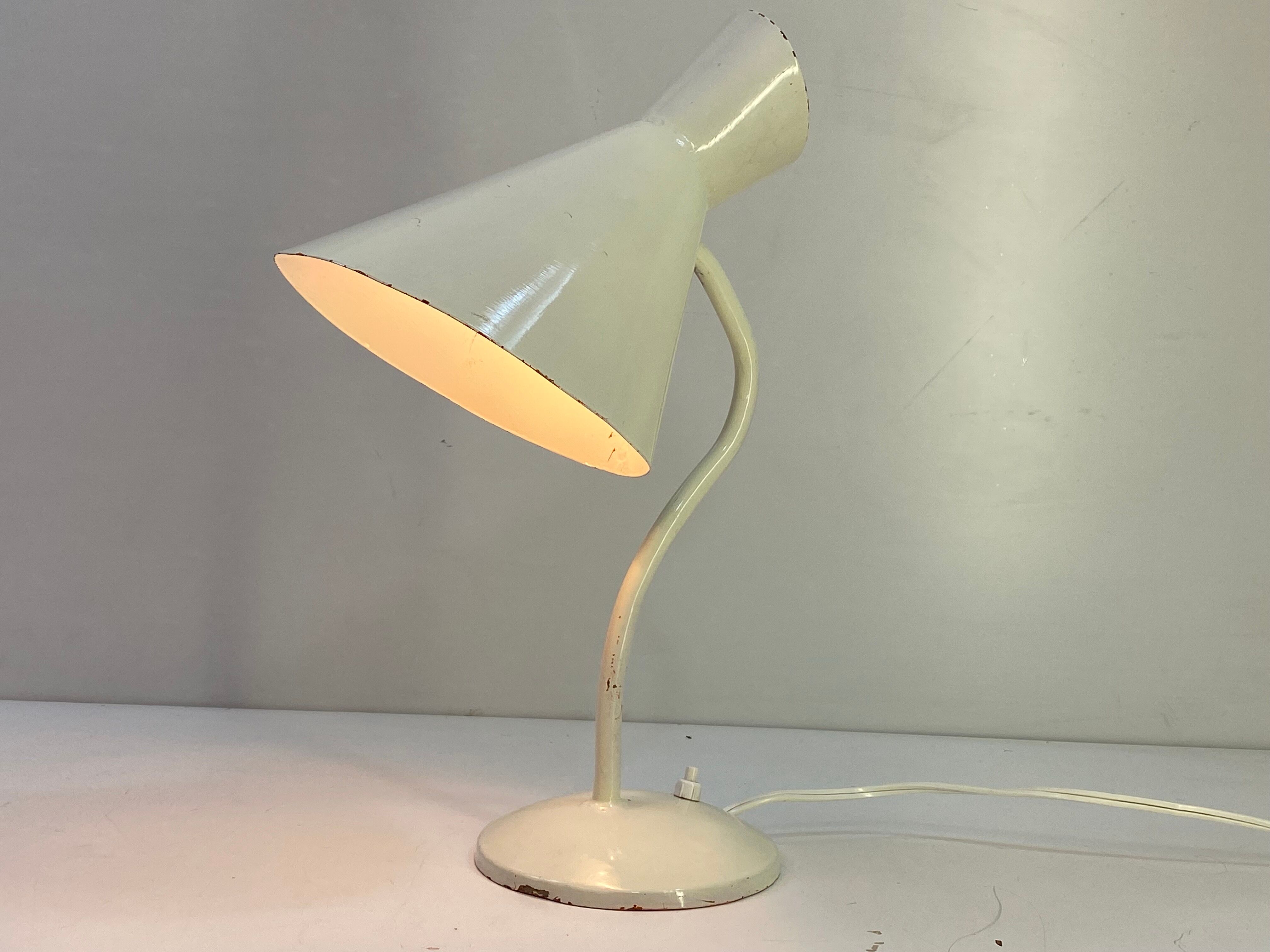 Lampe a poser cocotte bauhaus 1950