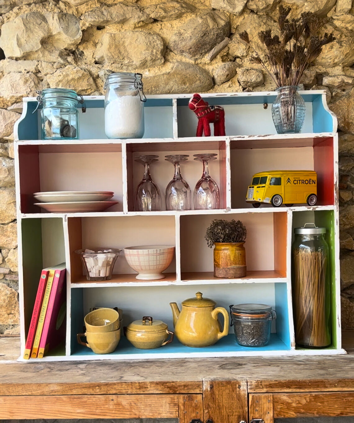 Wall-mounted or free-standing wooden locker shelf
