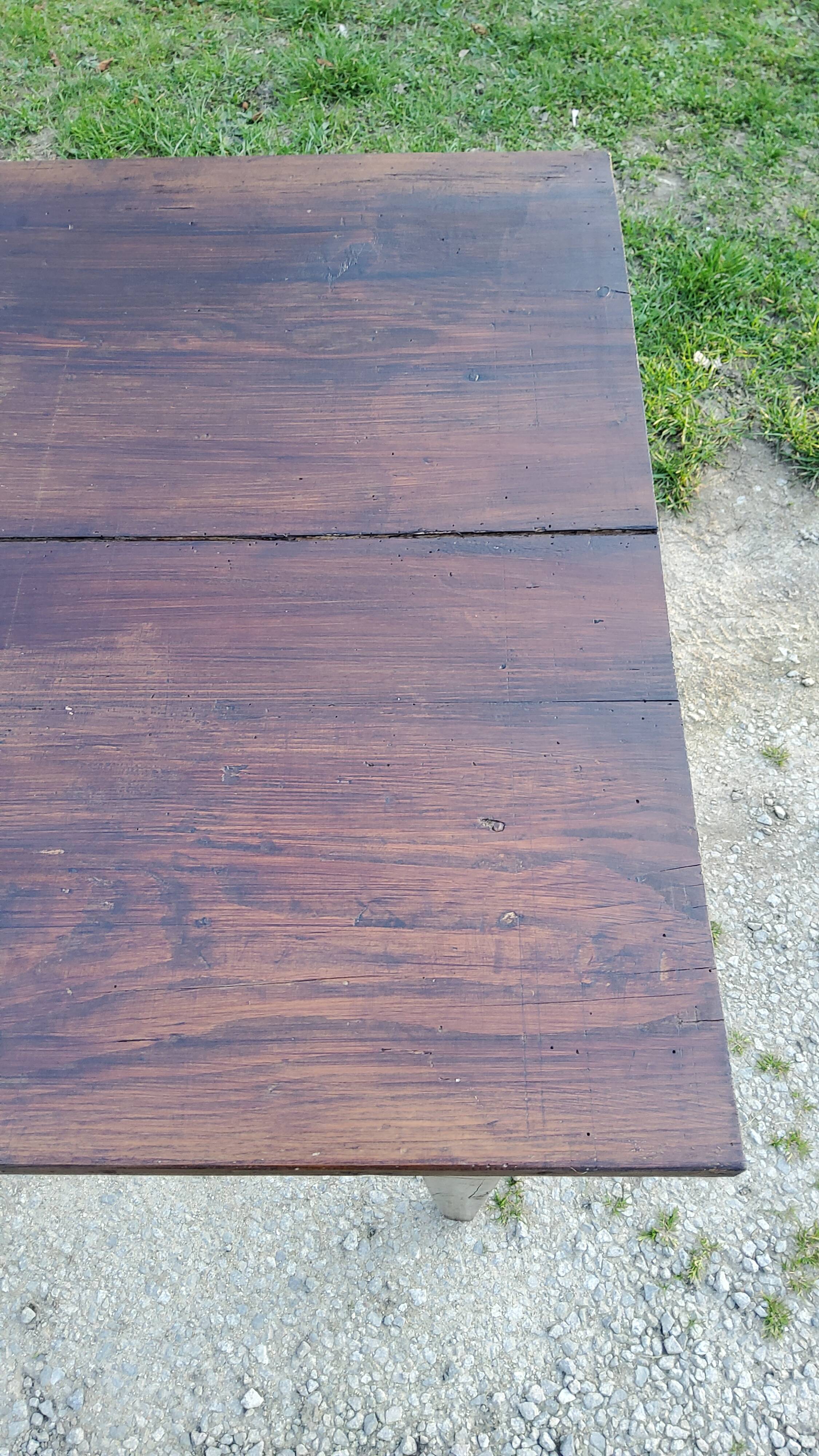 Farmhouse table XIXth century 196cm spindle feet