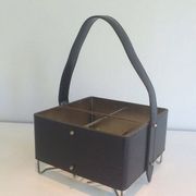 Porte-bouteilles en cuir, laiton et métal doré
