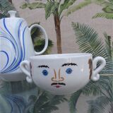 Ghillian teapot in porcelain