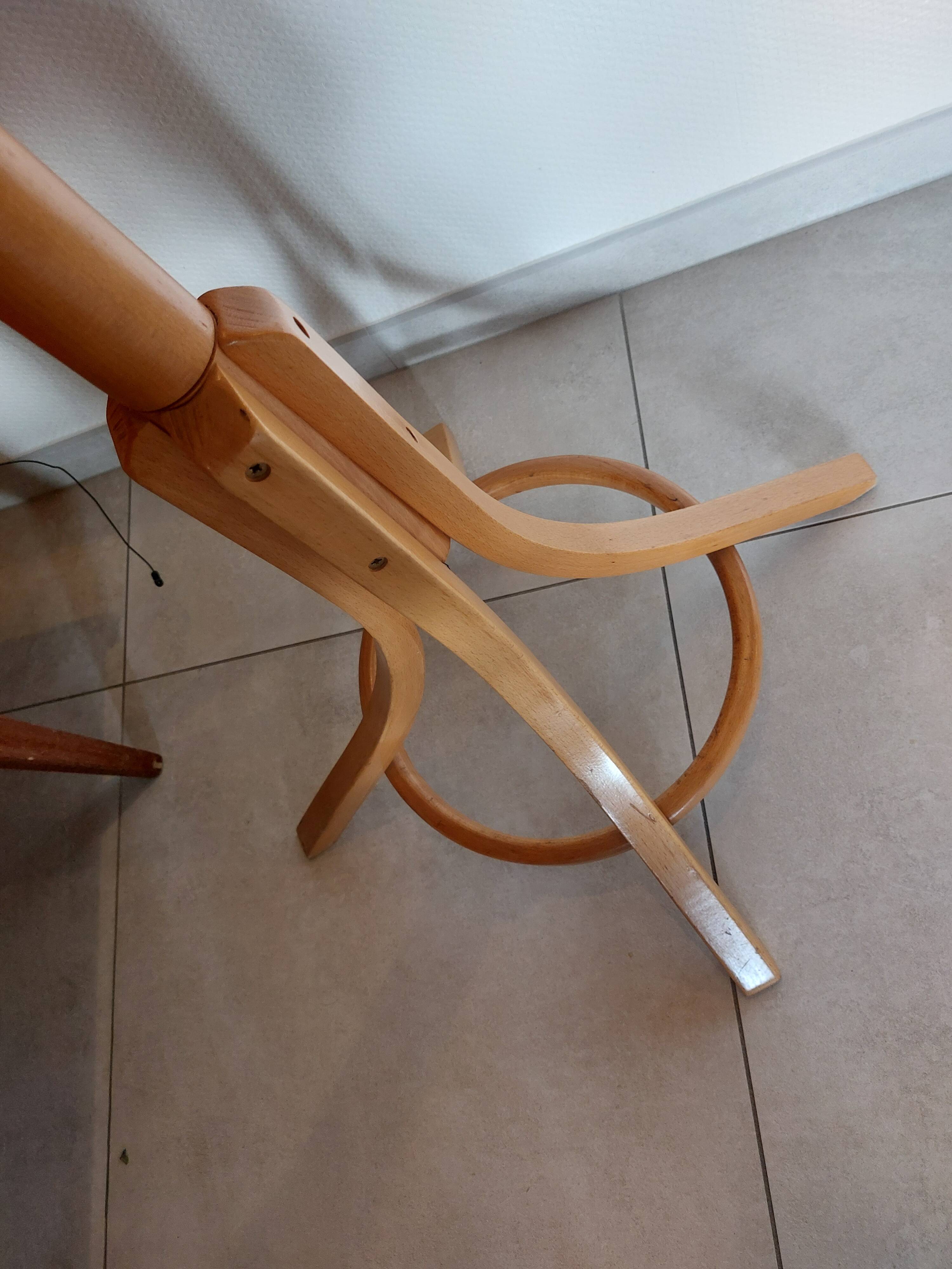 portemanteau perroquet, bois massif clair