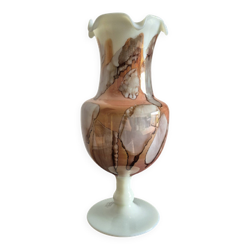 Vintage footed vase in white opaline, marbled/marble effect decoration from the 60s.