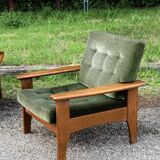 Salon scandinave de couleur vert vintage des années 70