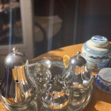 Service à thé et café en métal argenté, les anses à l'imitation de l'osier