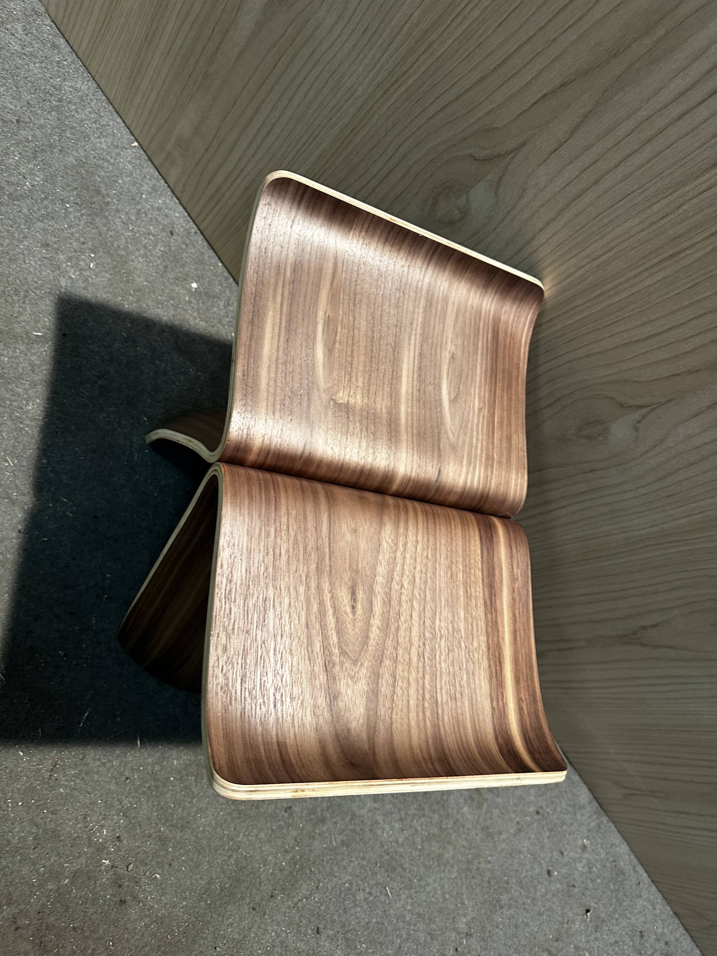 Sgabello Butterfly di Sori Yanagi per Vitra.