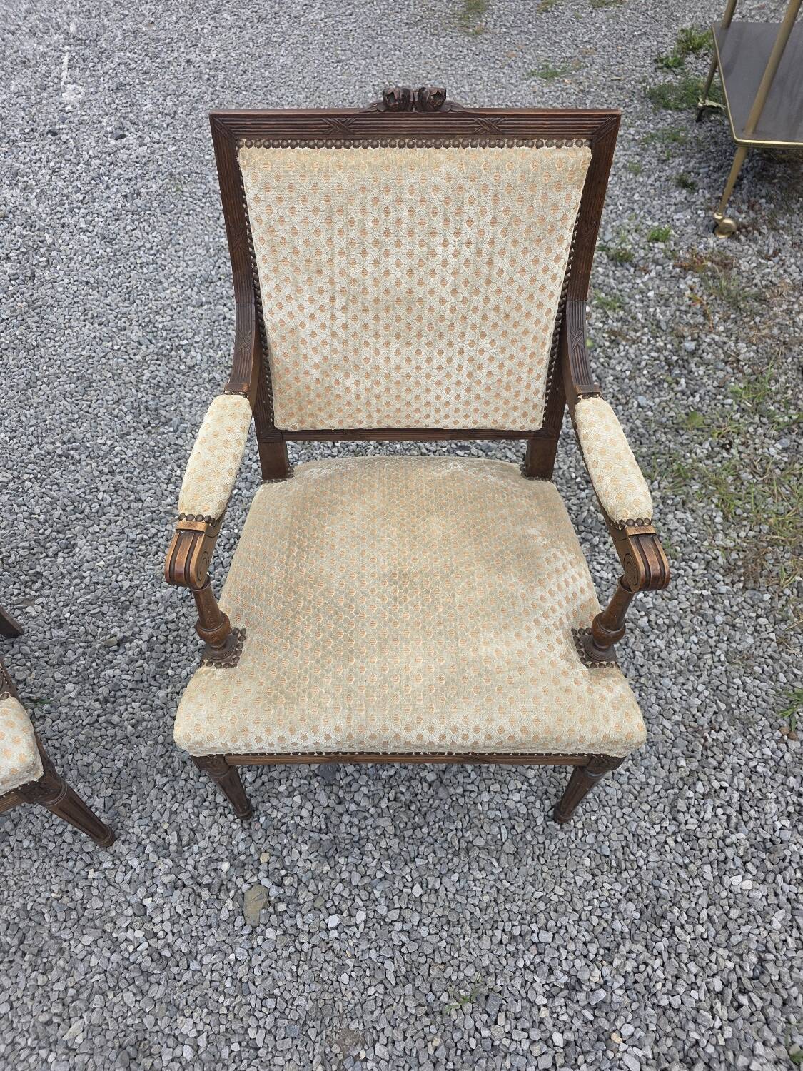 Paire de fauteuils style Louis XVI