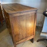 Oak chest of drawers