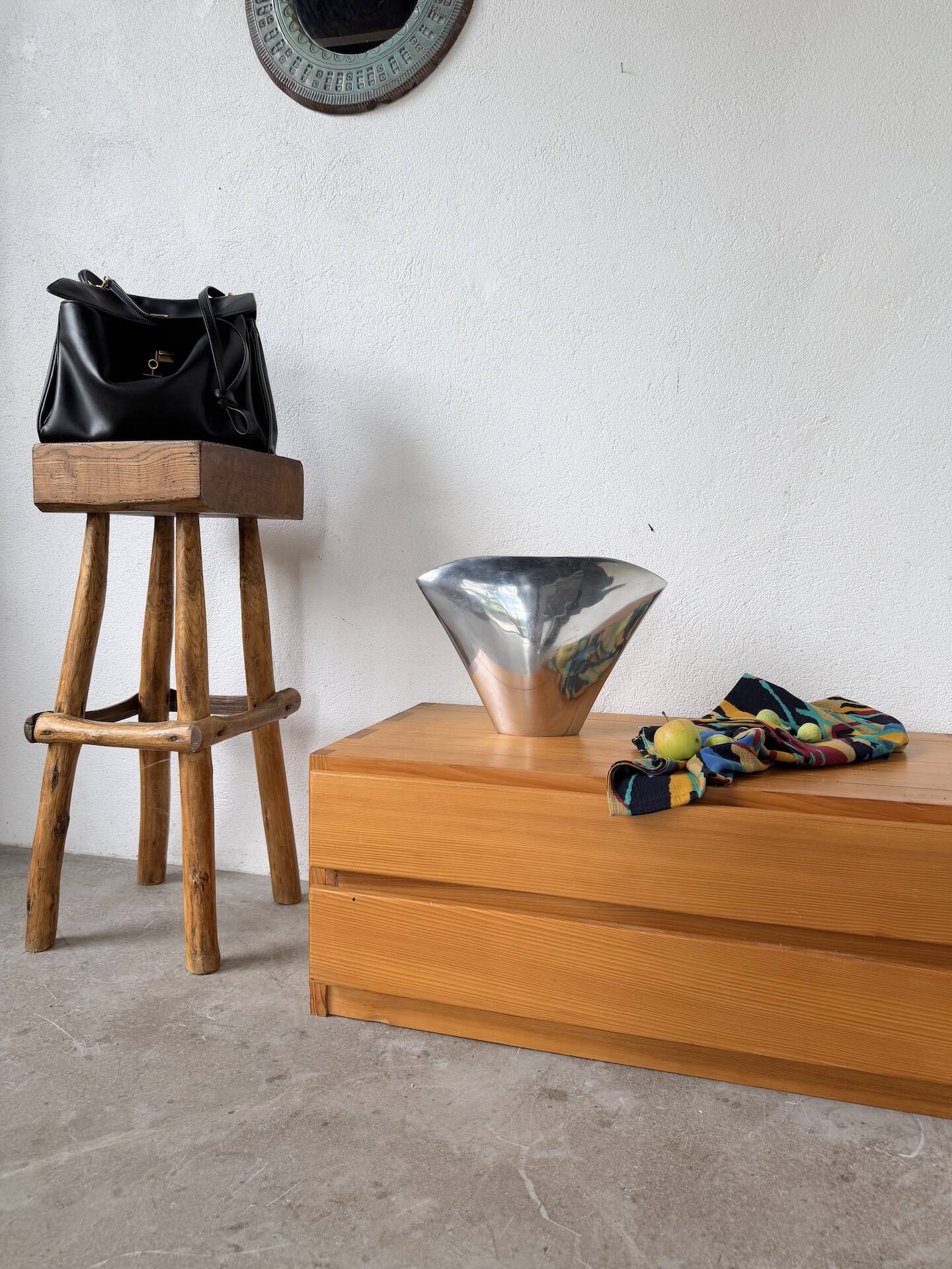 Aluminium fountain vase