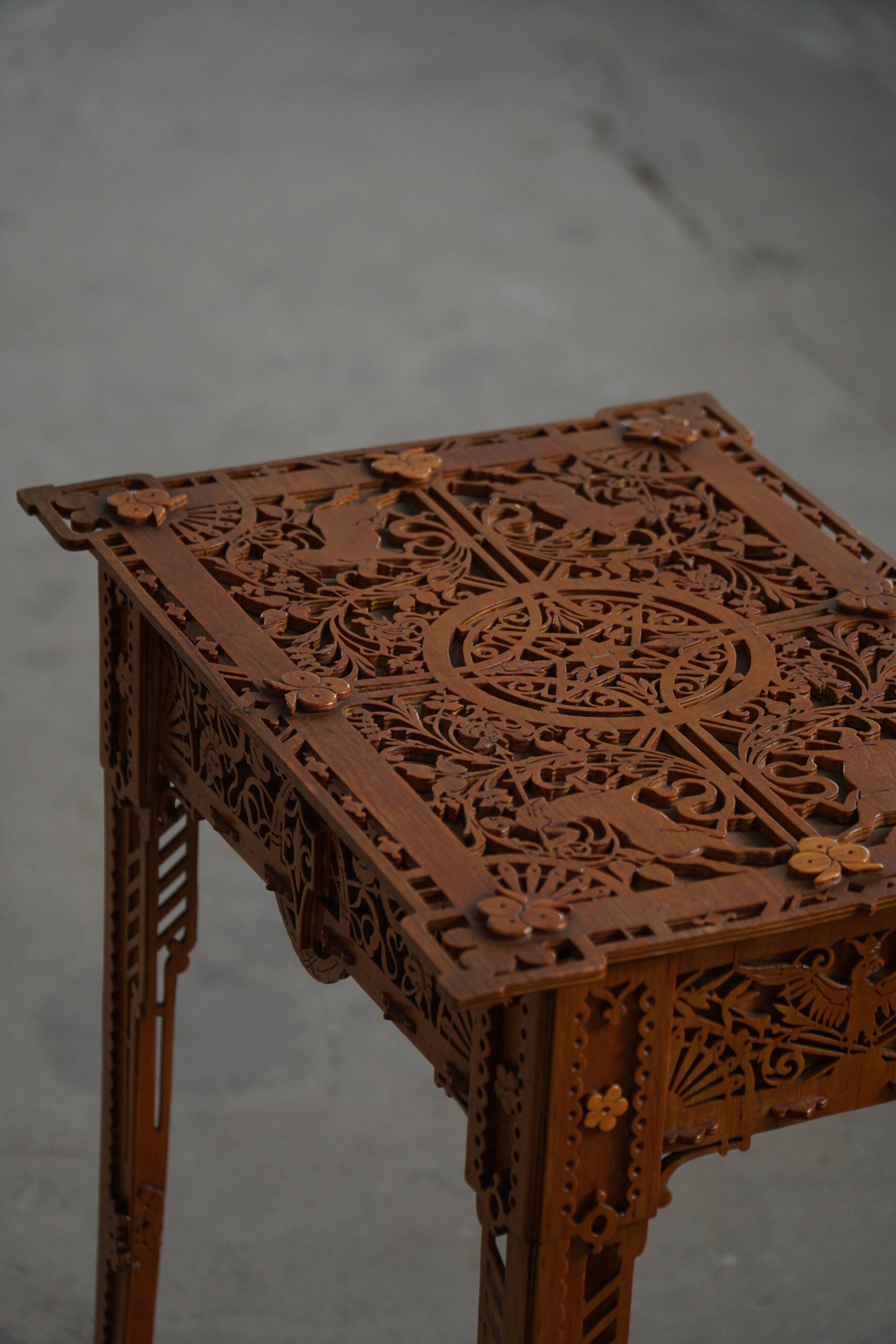 Console / Carved Side Table in Chippendale Style from the 20th Century with Storage