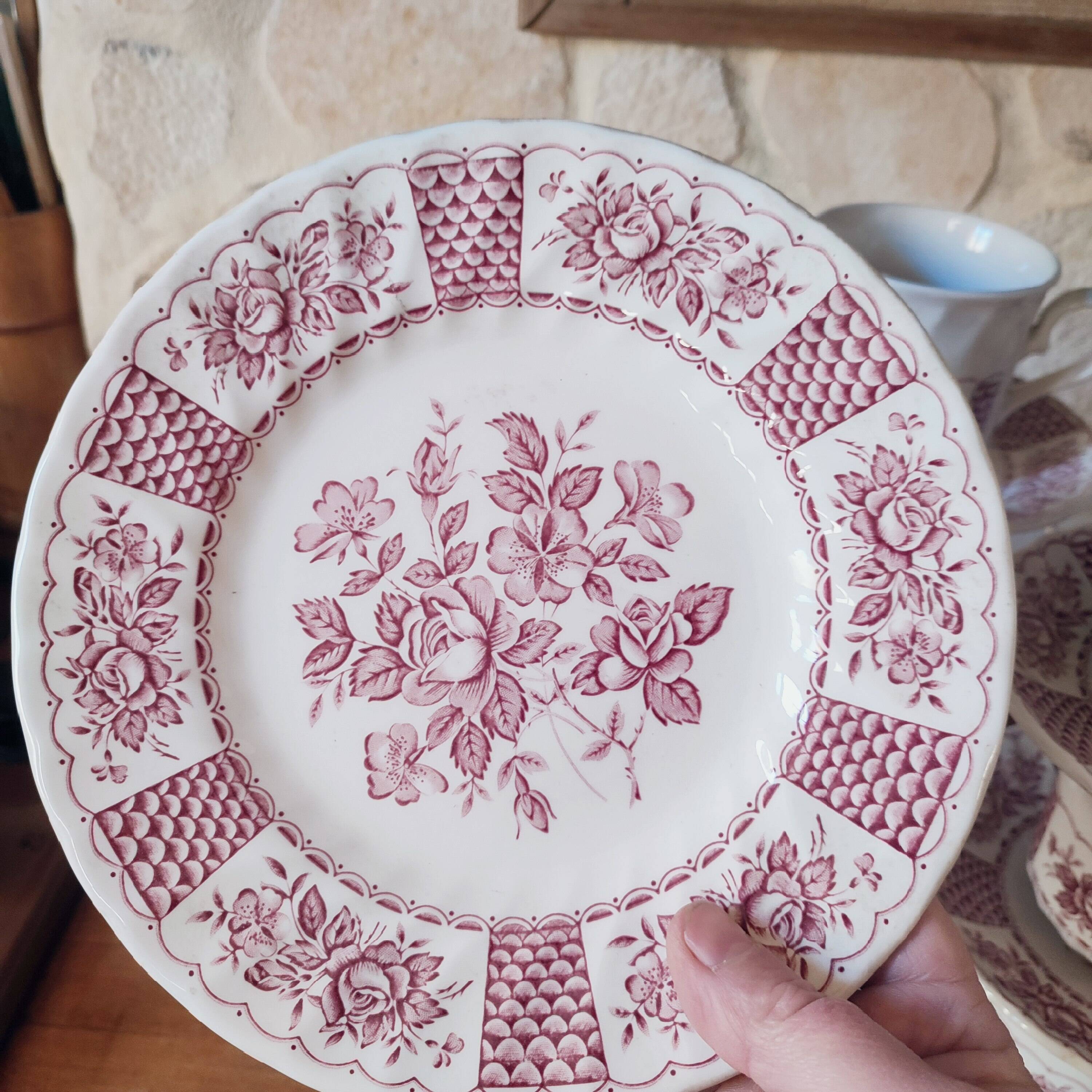 Churchill 24-piece earthenware dessert service, the Georgian collection