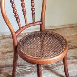 Chaise enfant en bois rond courbé cannée ancienne