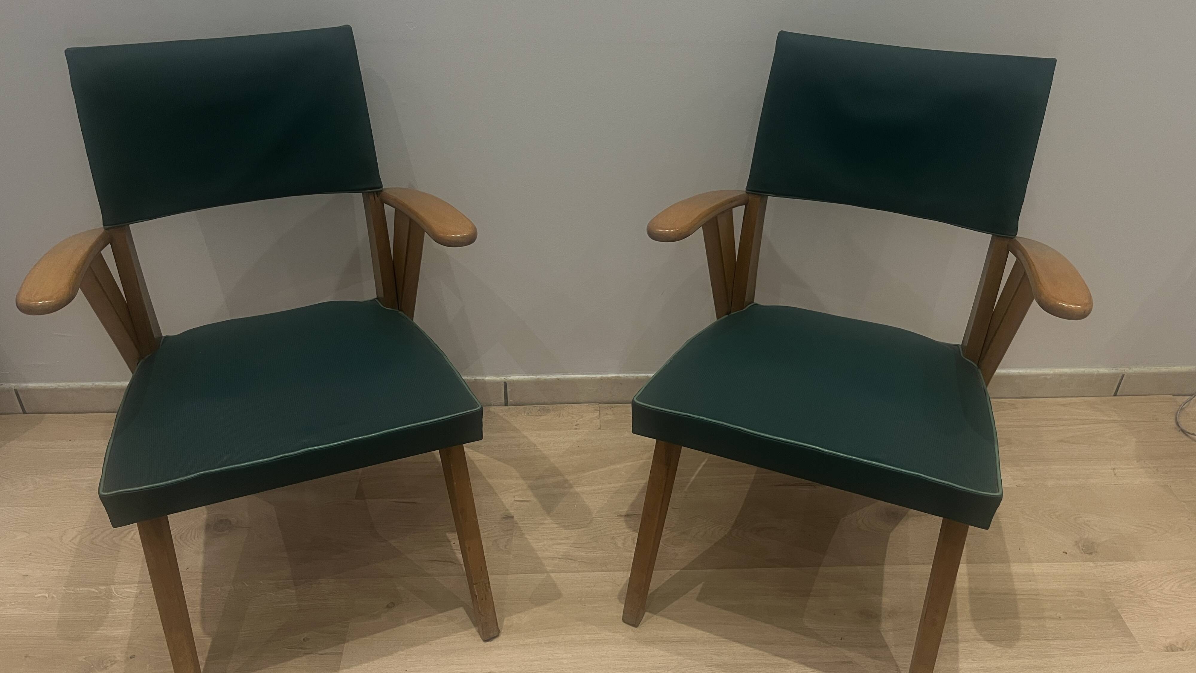 Set of 2 vintage chairs