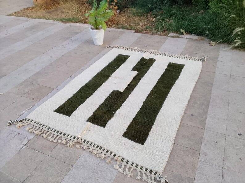 Fabulous personalised rug, authentic Moroccan rug, 150/250cm.