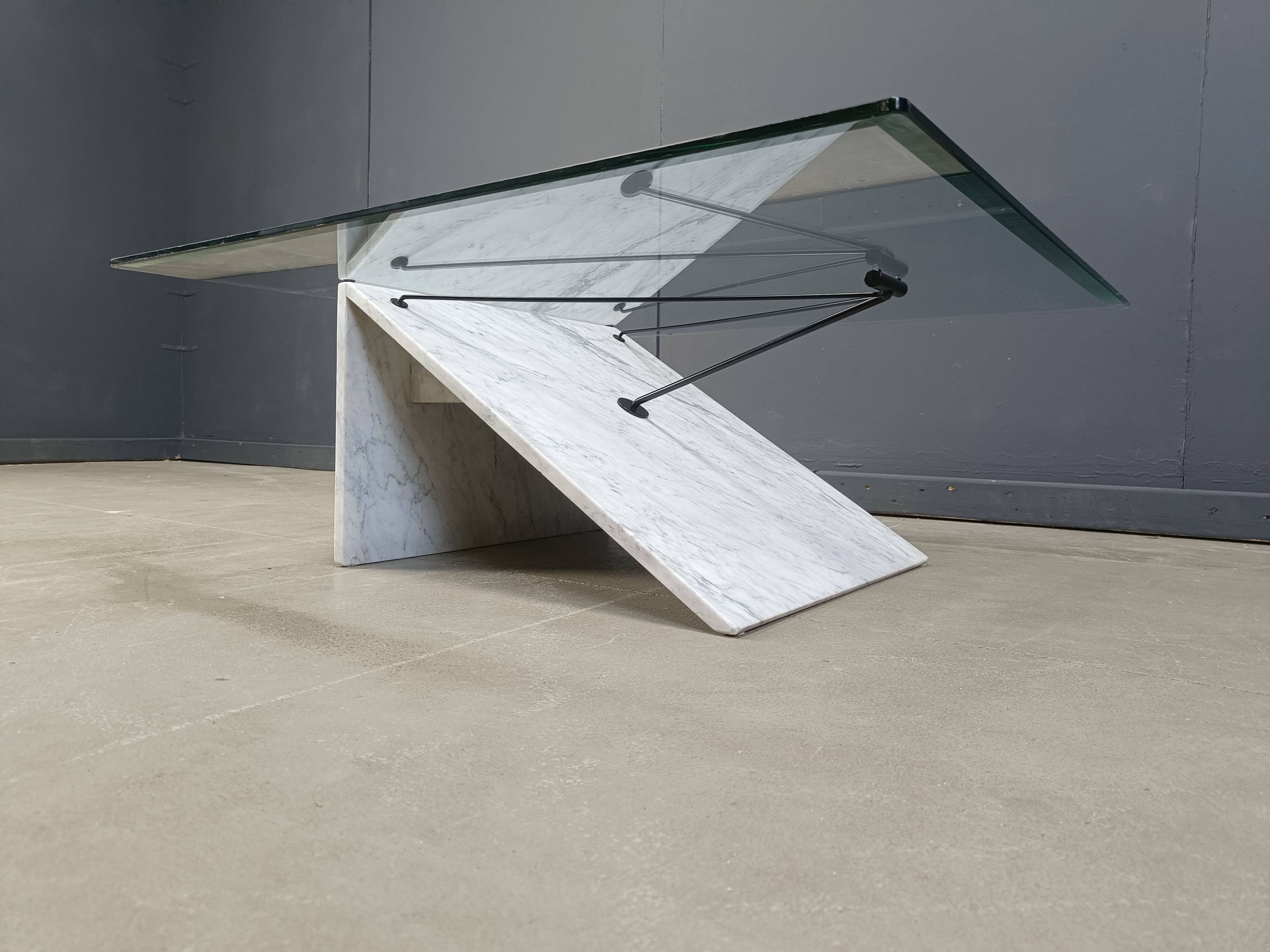 Table basse postmoderne en marbre italien, années 1980
