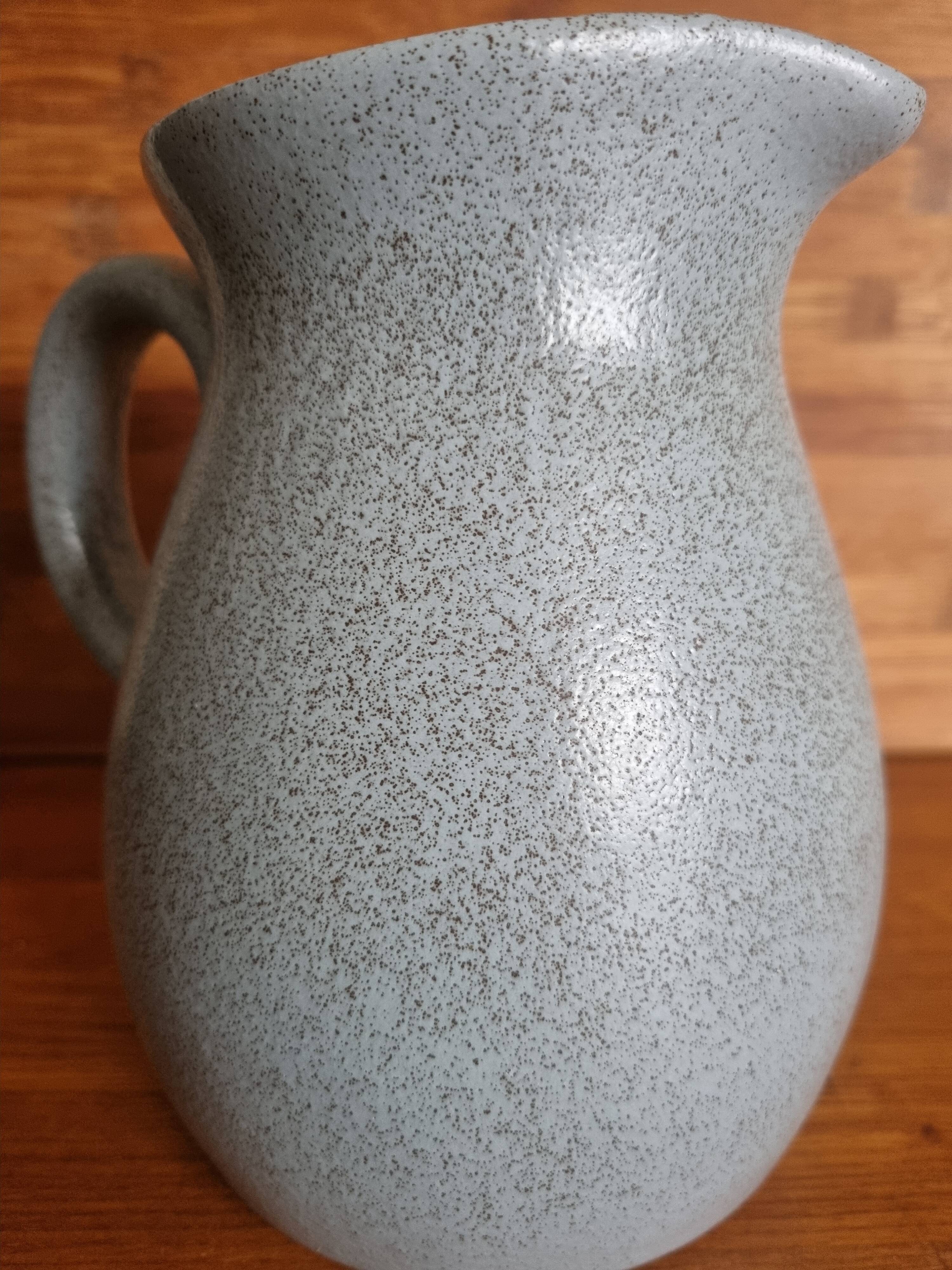 1 L blue-grey stoneware pitcher