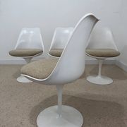 Tulip table – Knoll International in marble and 4 chairs – Ee