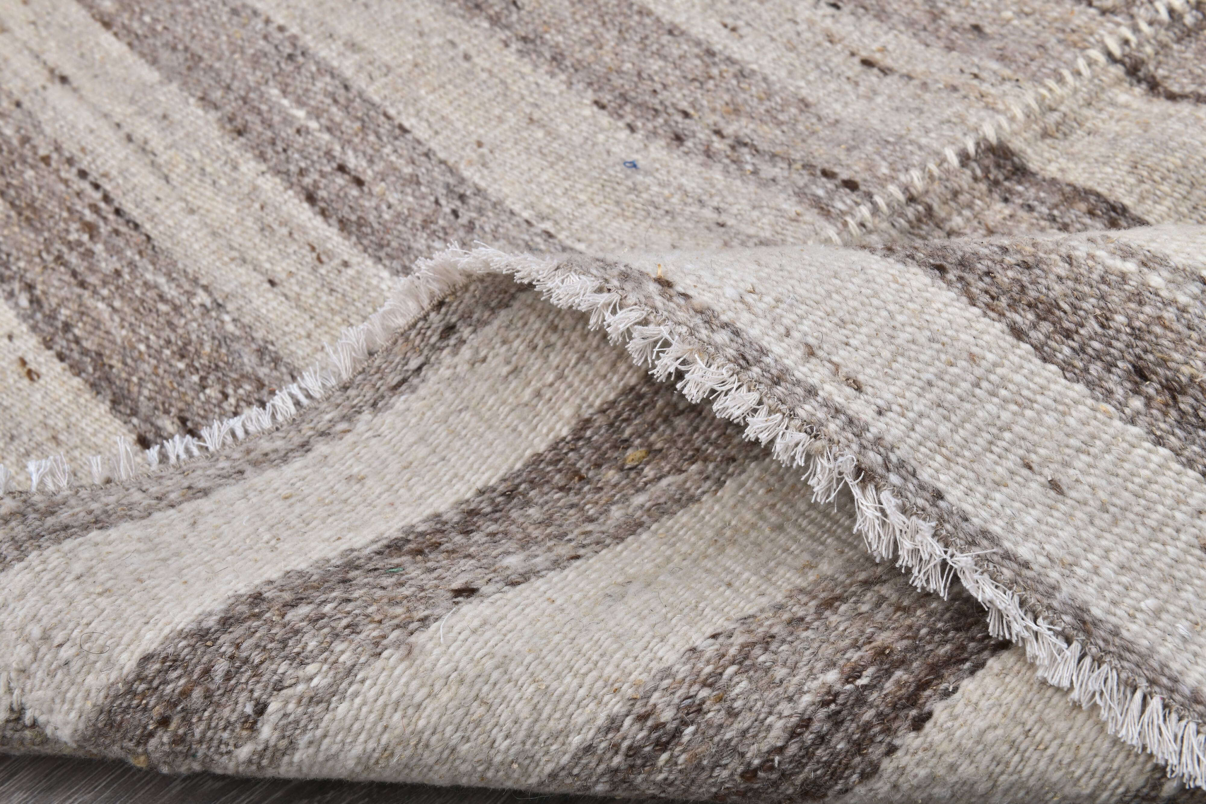 small kilim rug, vintage wool kilim carpet 137x212 cm , hand made carpet.