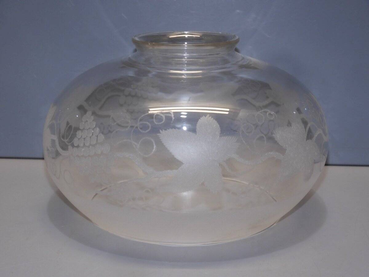 Suspension TULIPE of LAMP XIXth CRYSTAL Blown decorated with engraved vine leaves and grapes