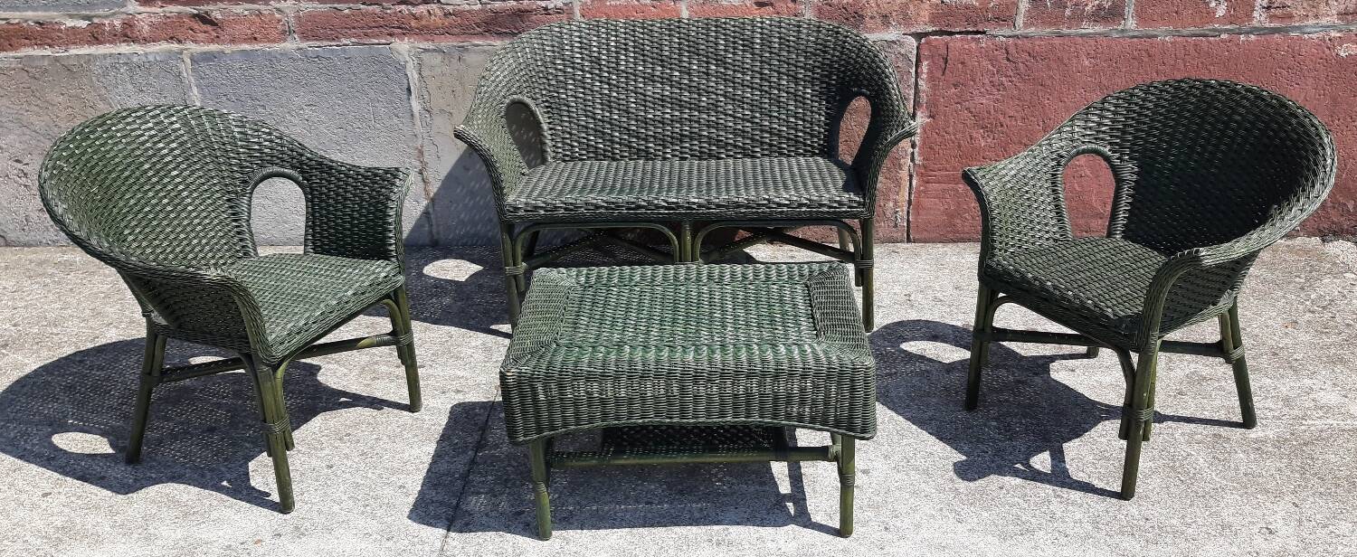 Salon de jardin complet en rotin. (Sofa, fauteuils x 2, table basse)