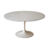 Tulip table by Eero Saarinen for  Knoll International