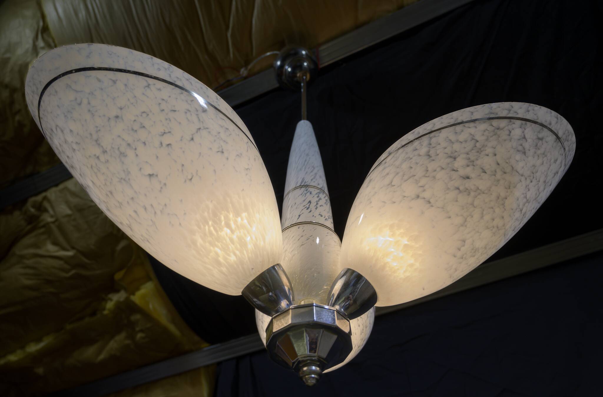 Art Deco chandelier/suspension with 3 domes in mixed glass and chrome metal