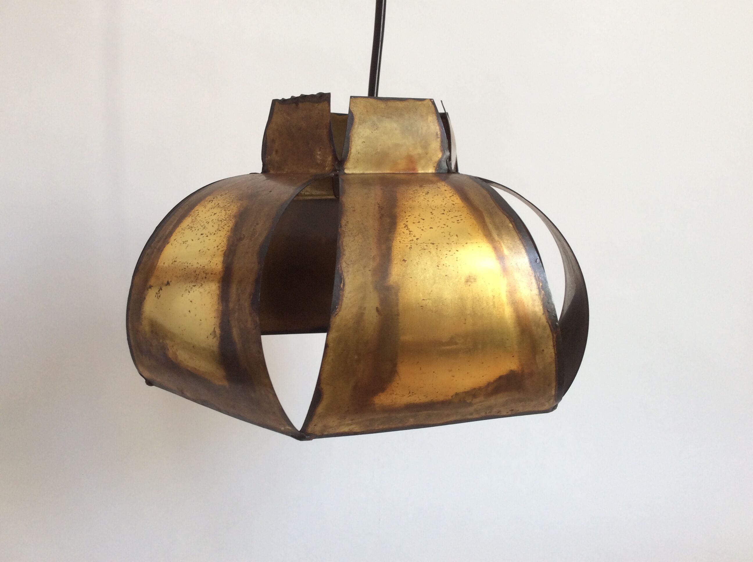 Suspension brass