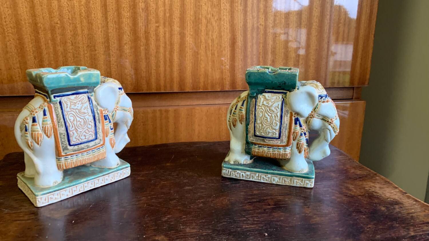 Cendriers en forme d éléphant